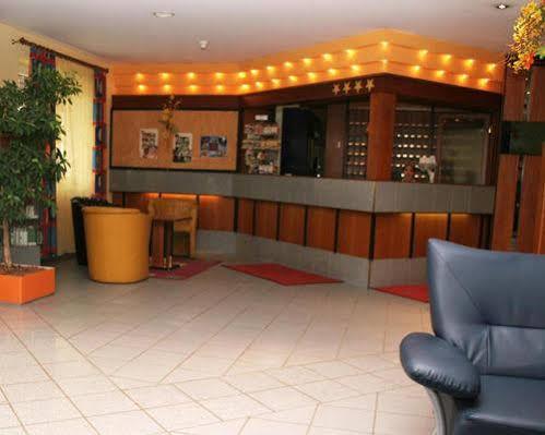 Familienresidenz Hotel Филах Екстериор снимка