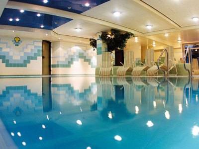 Familienresidenz Hotel Филах Екстериор снимка