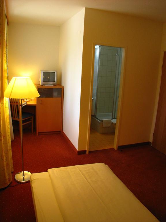 Familienresidenz Hotel Филах Екстериор снимка