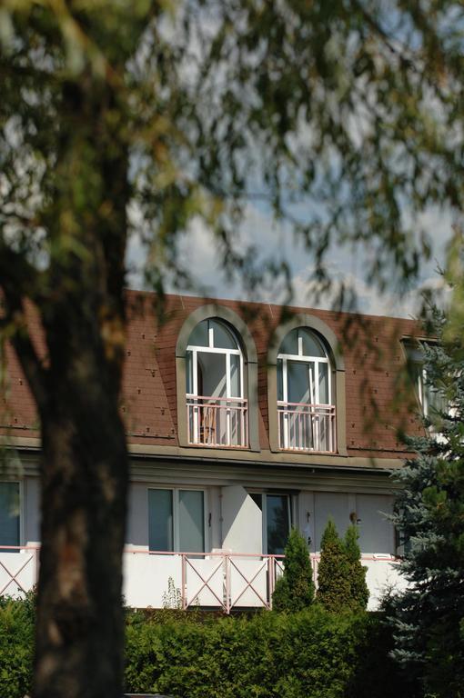 Familienresidenz Hotel Филах Екстериор снимка