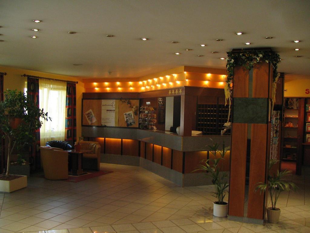 Familienresidenz Hotel Филах Екстериор снимка